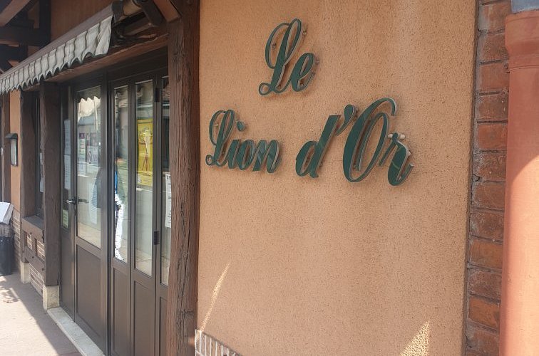 Le Lion d’Or rouvre ses portes avec de nouveaux propriétaires
